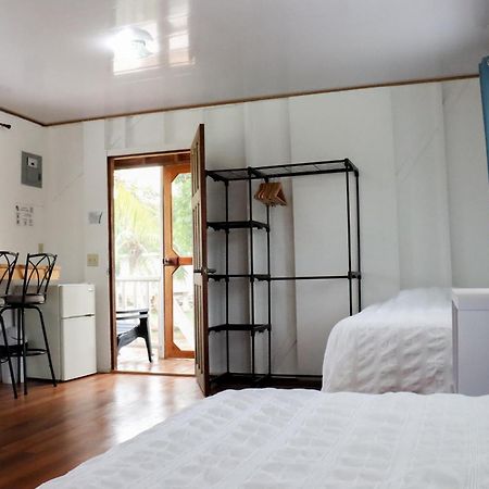 Horse Cottage Sarteneja Bagian luar foto