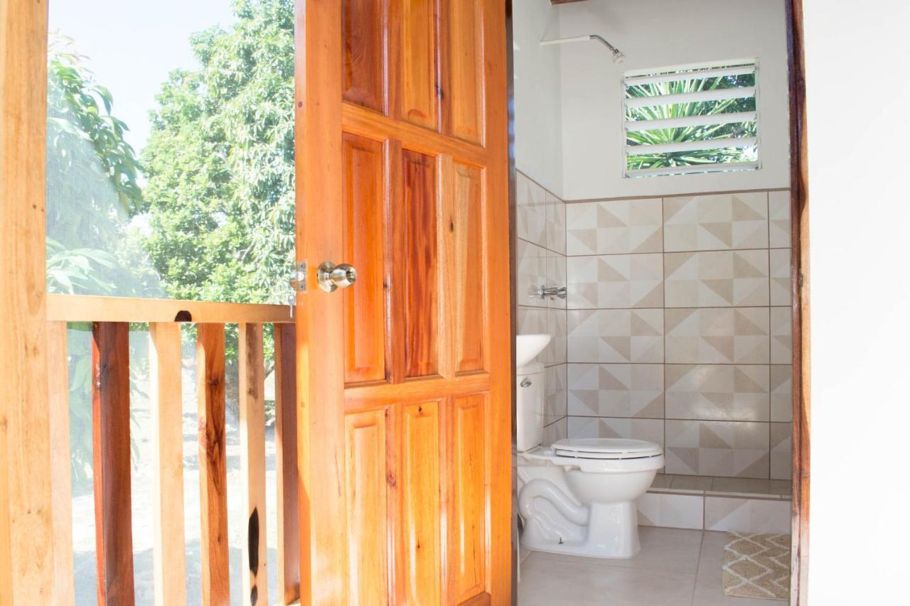 Horse Cottage Sarteneja Bagian luar foto